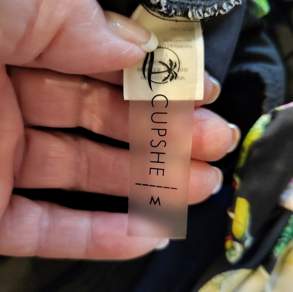 Cupshe Med halter top floral Deep plunge swim - Picture 4 of 15